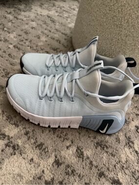 Women’s Nike Metcon Size 7